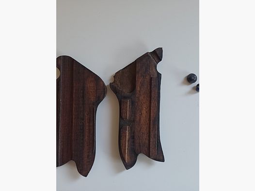 P08 Griffschalen Holz