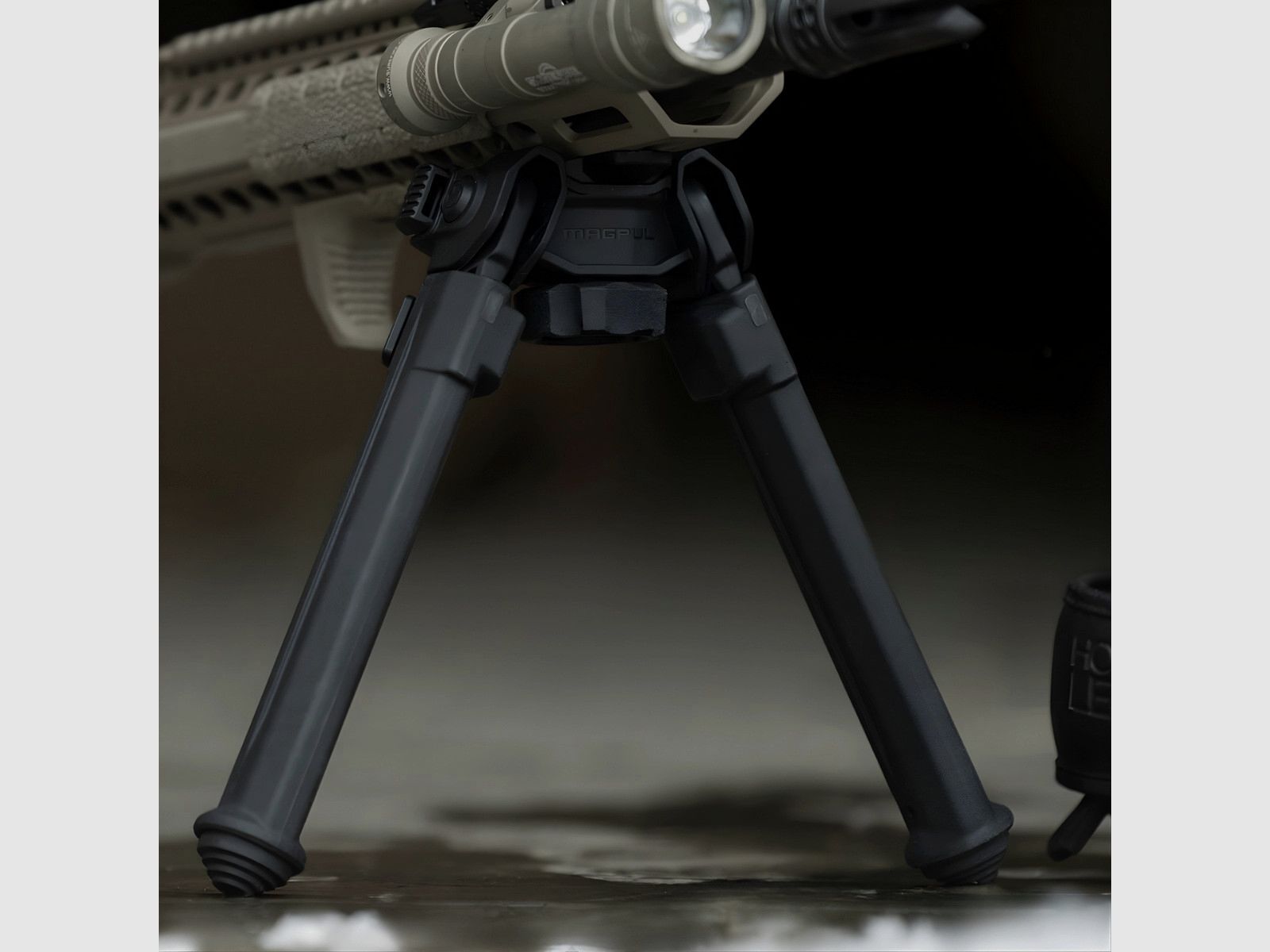 Magpul - Dwójnóg na szynę M-LOK MOE QD Bipod - Czarny - MAG1511-BLK, zdjęcie 5 z 6