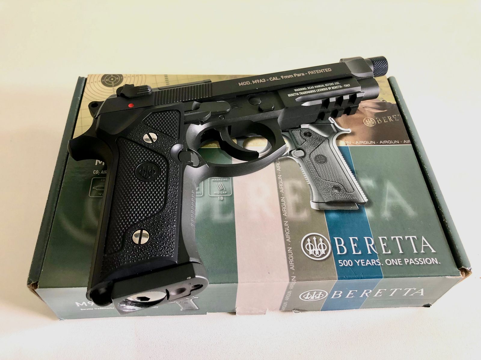 Beretta M9A3 Kaliber 4,5 mm CO2-Pistole  incl. 1.500 Stück Stahlkugeln