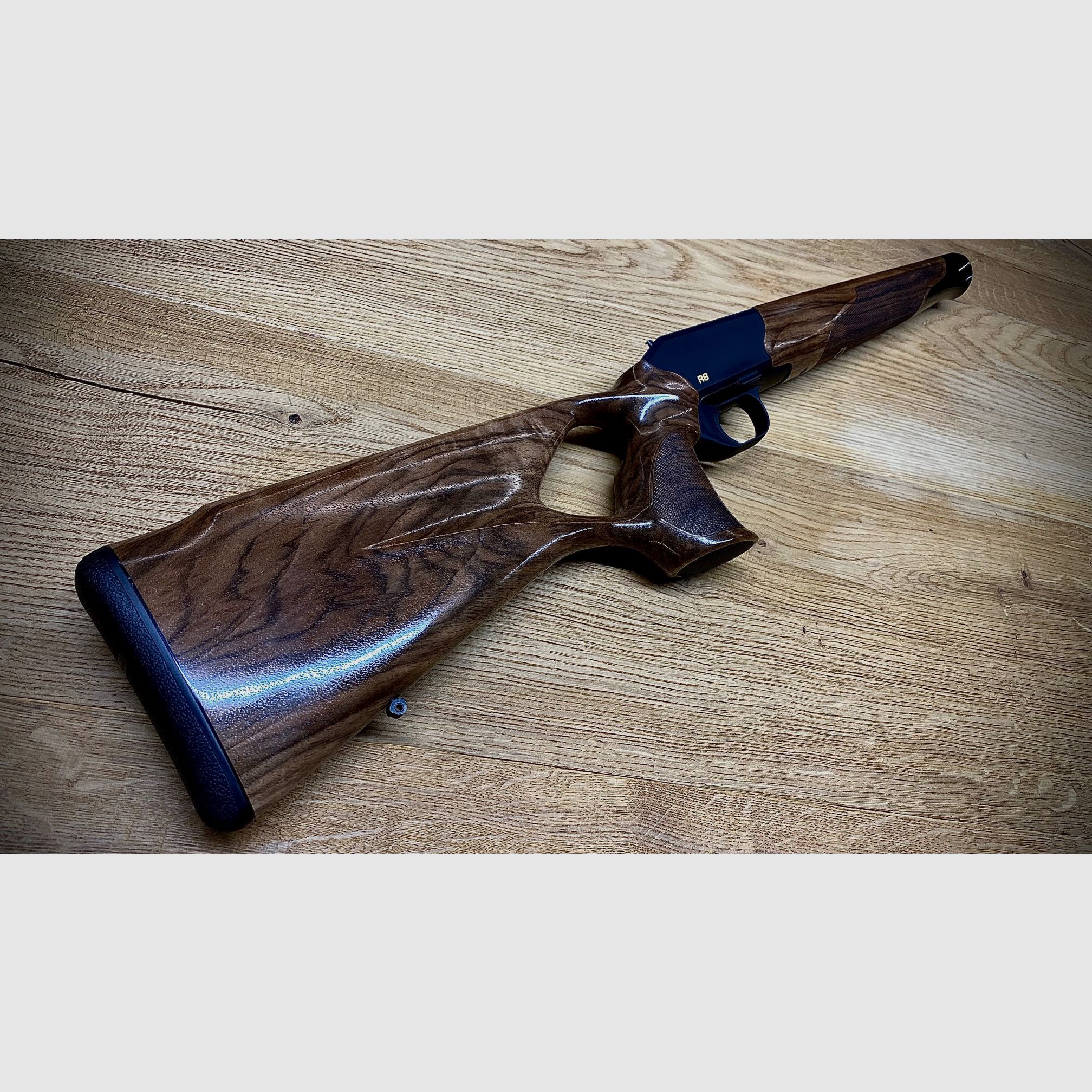Blaser R8 Success Schäftung / Holzklasse 4 / R8 Logo in Gelb / top Holz absolute Gelegenheit