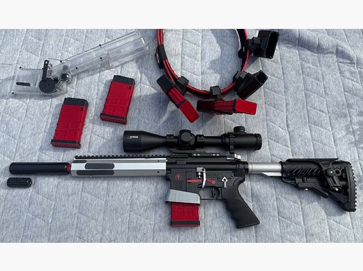 Tipppmann M4-22 Elite Red Line .22lr 16" z ZF 2,5-15x50 i Hipertouch Reflex