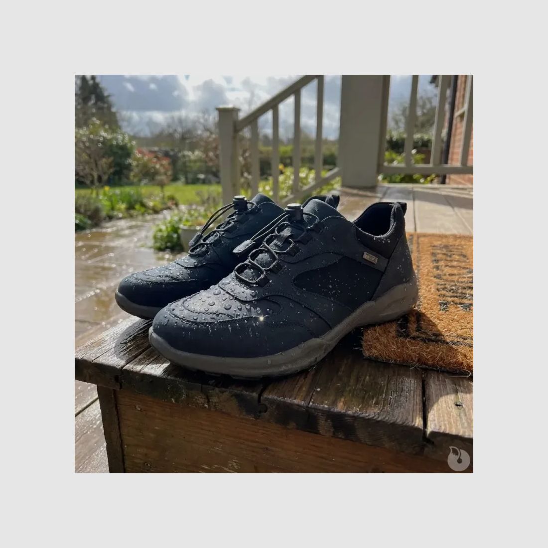 Duru Sneakers aus wasserfestem dunkelblauen Leder mit elastischem Verschluss, Bild 1 von 14