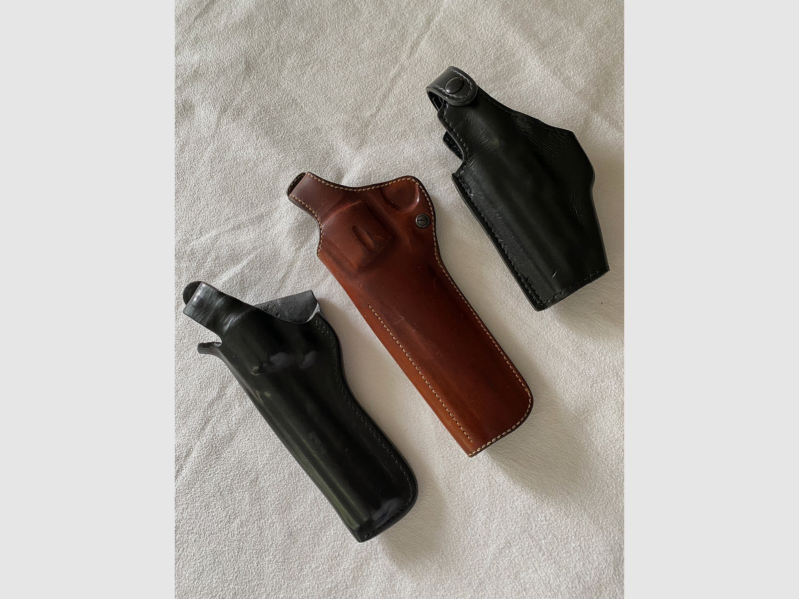 3 Lederholster Colt Phyton, Sig Sauer, Glock 19  Links, Bild 1 von 7