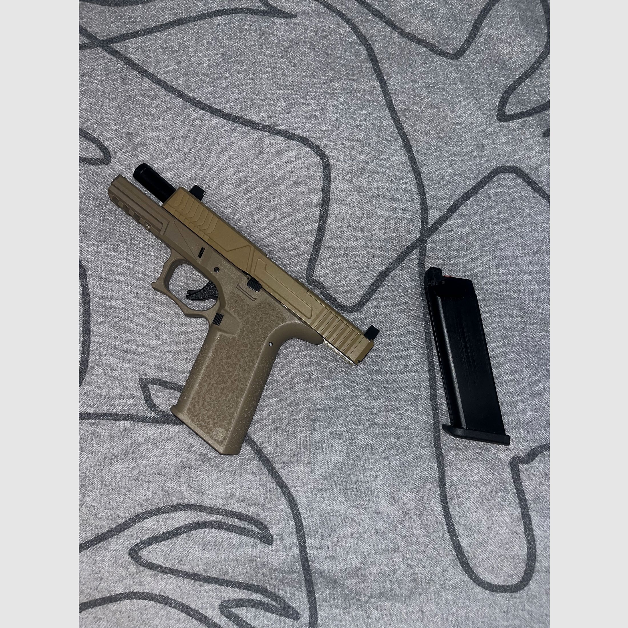 AWC VX7301 mit Metallschlitten GBB 6mm BB Flat Dark Earth