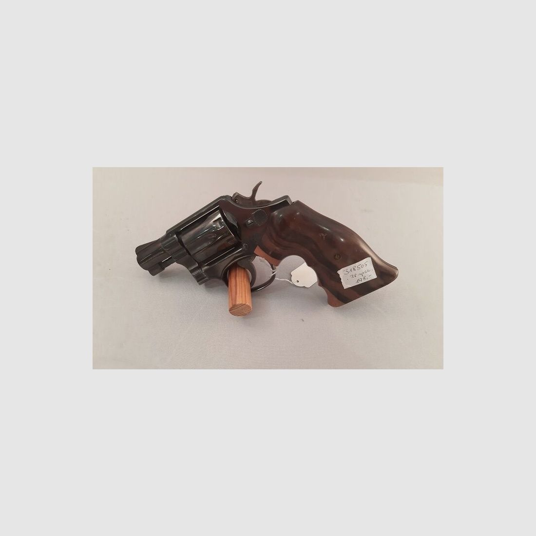 Smith & Wesson used weapon model 10-7