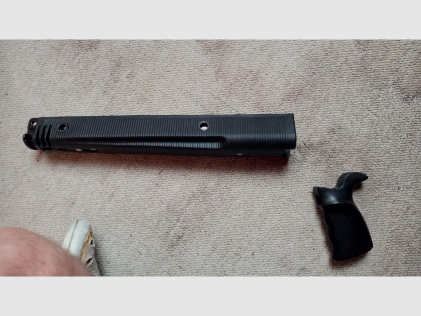 Moderner AC Unity G3 Trapezhandschutz  & Pistolengriff in Schwarz  - Aftermarket Wide Handguard