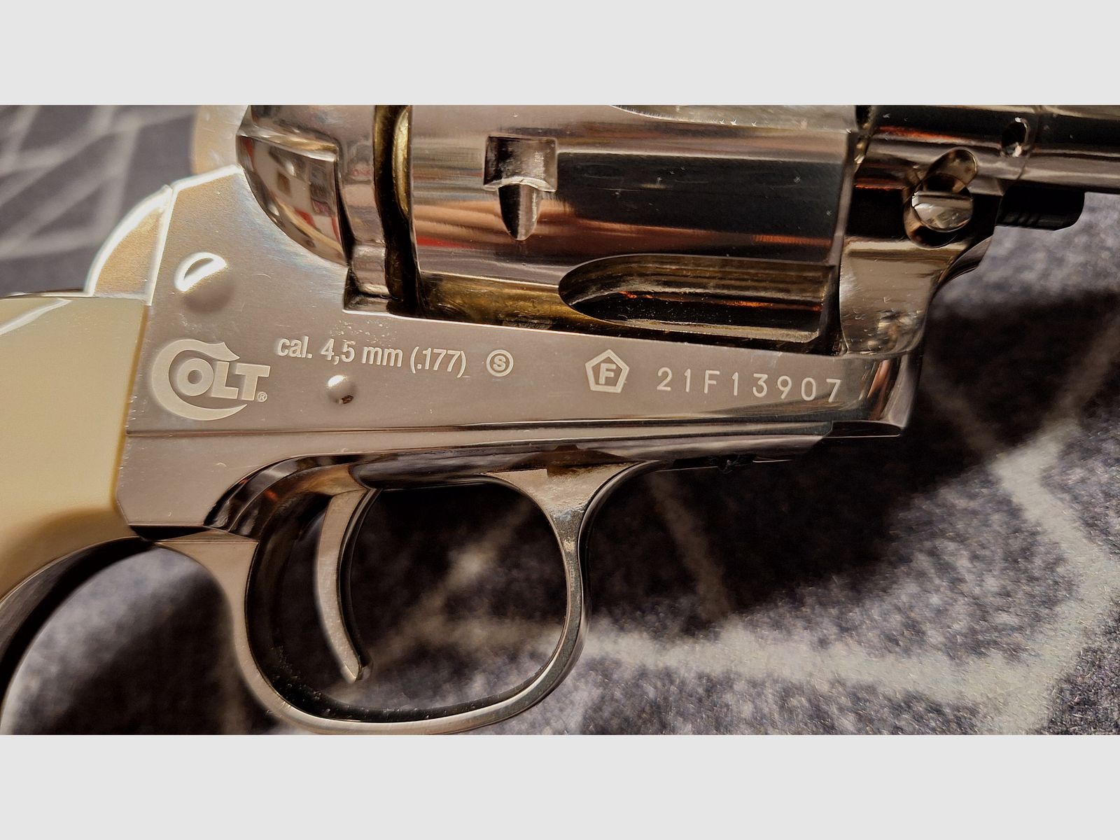 Colt Single Action Army® 45 nickel Co2-Revolver Kaliber 4,5 mm BB-NEU