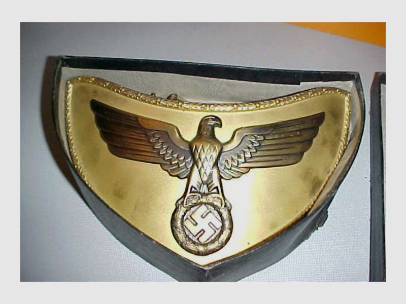 Originele gorget NSDAP uit Wk2