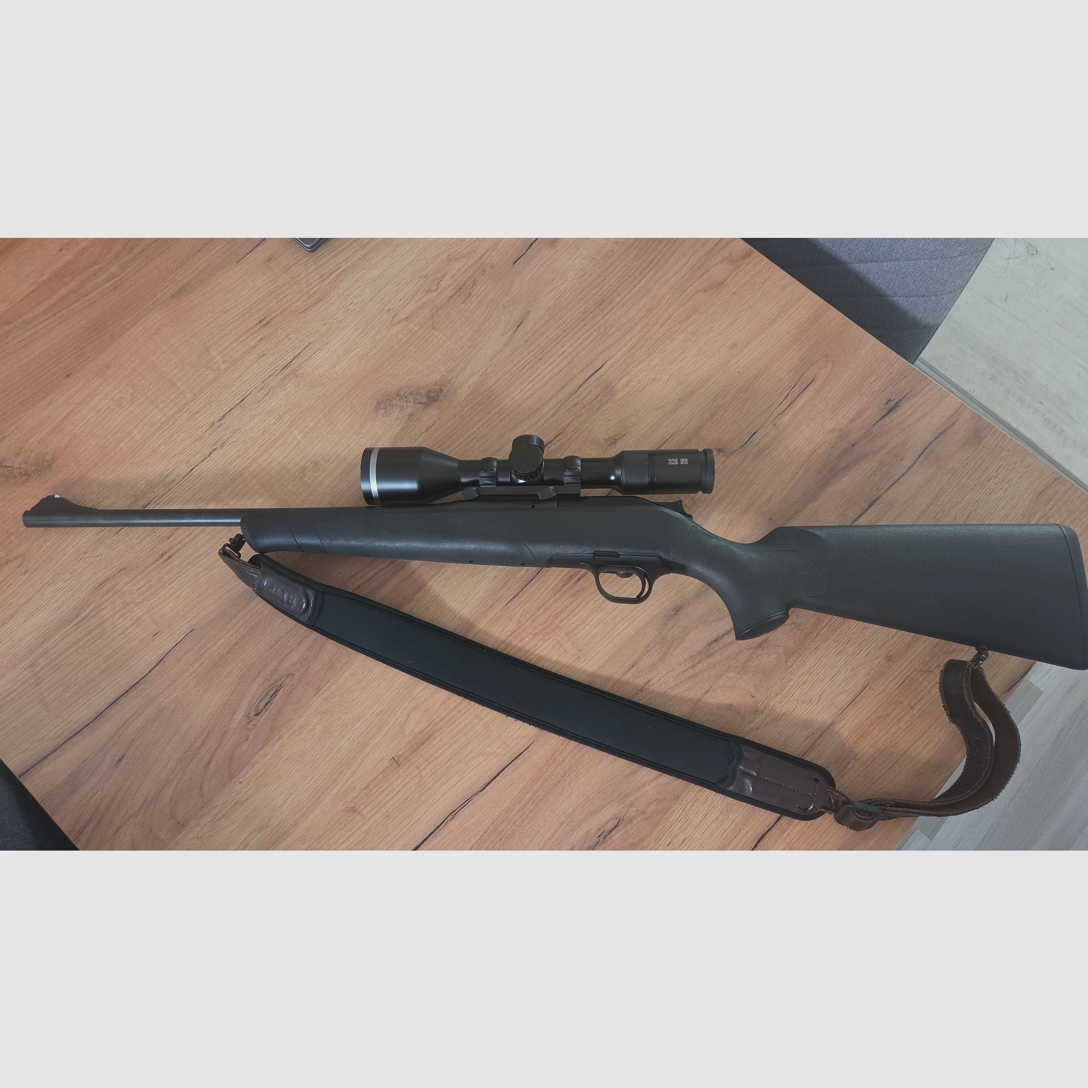 Blaser R8 Professionale .30-06 con Minox ZE 5i 2-10x50 e montaggio a sella Blaser