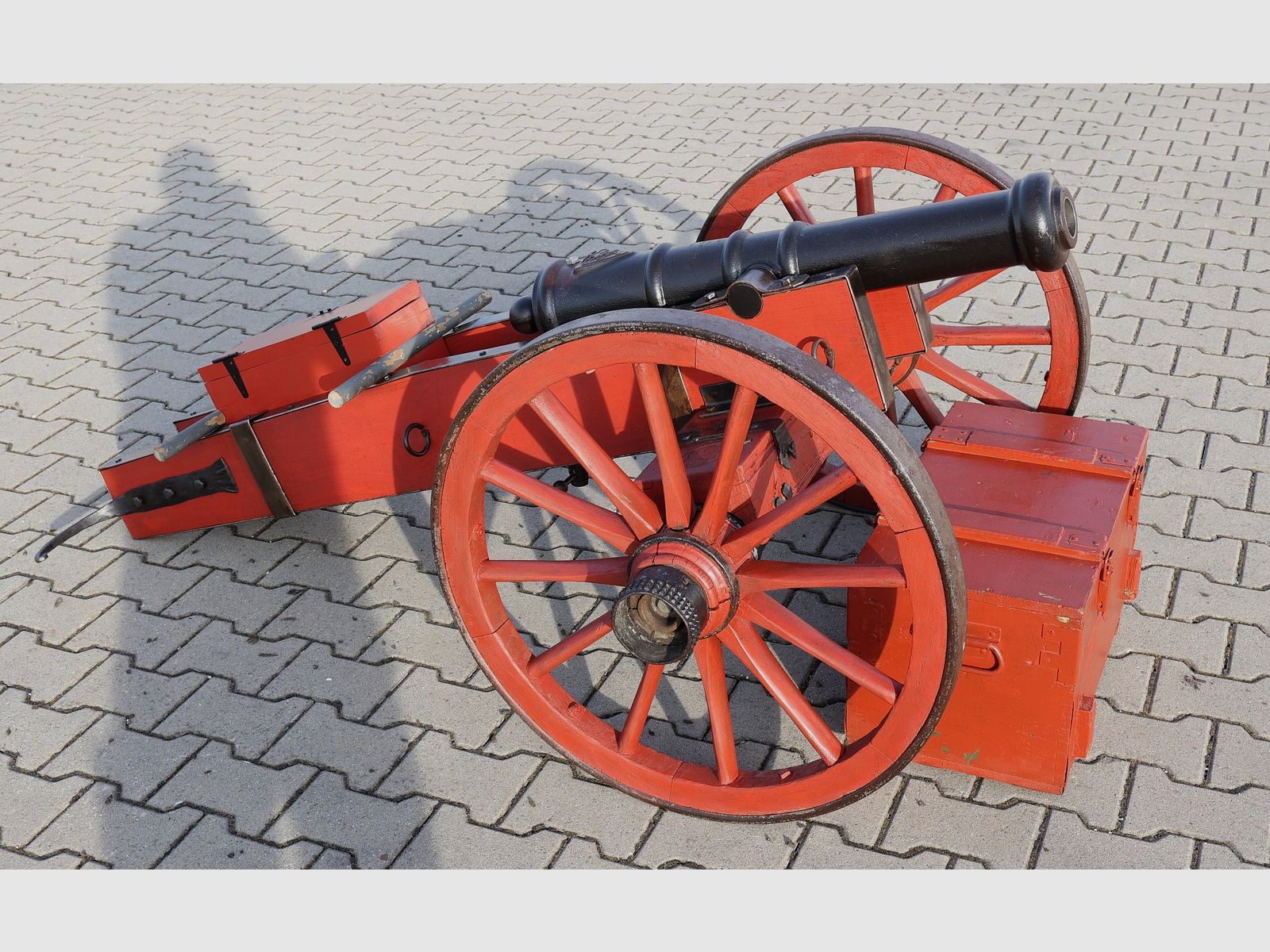 Muzzleloader cannon with proof for reenactment of the 30 Years' War with accessories