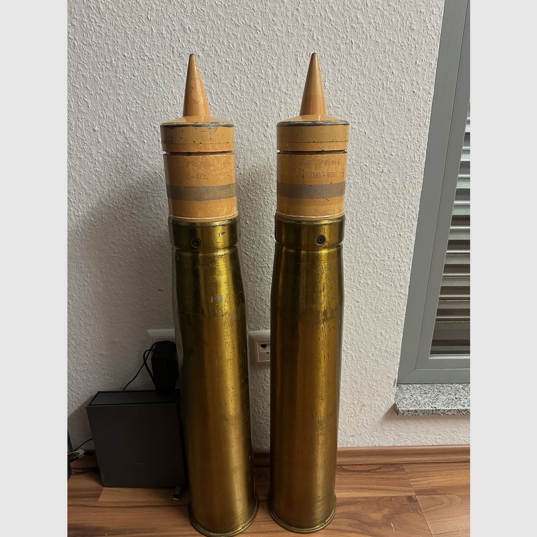 Schweizer Armee - Granate (Exerzier) mit Holzkiste