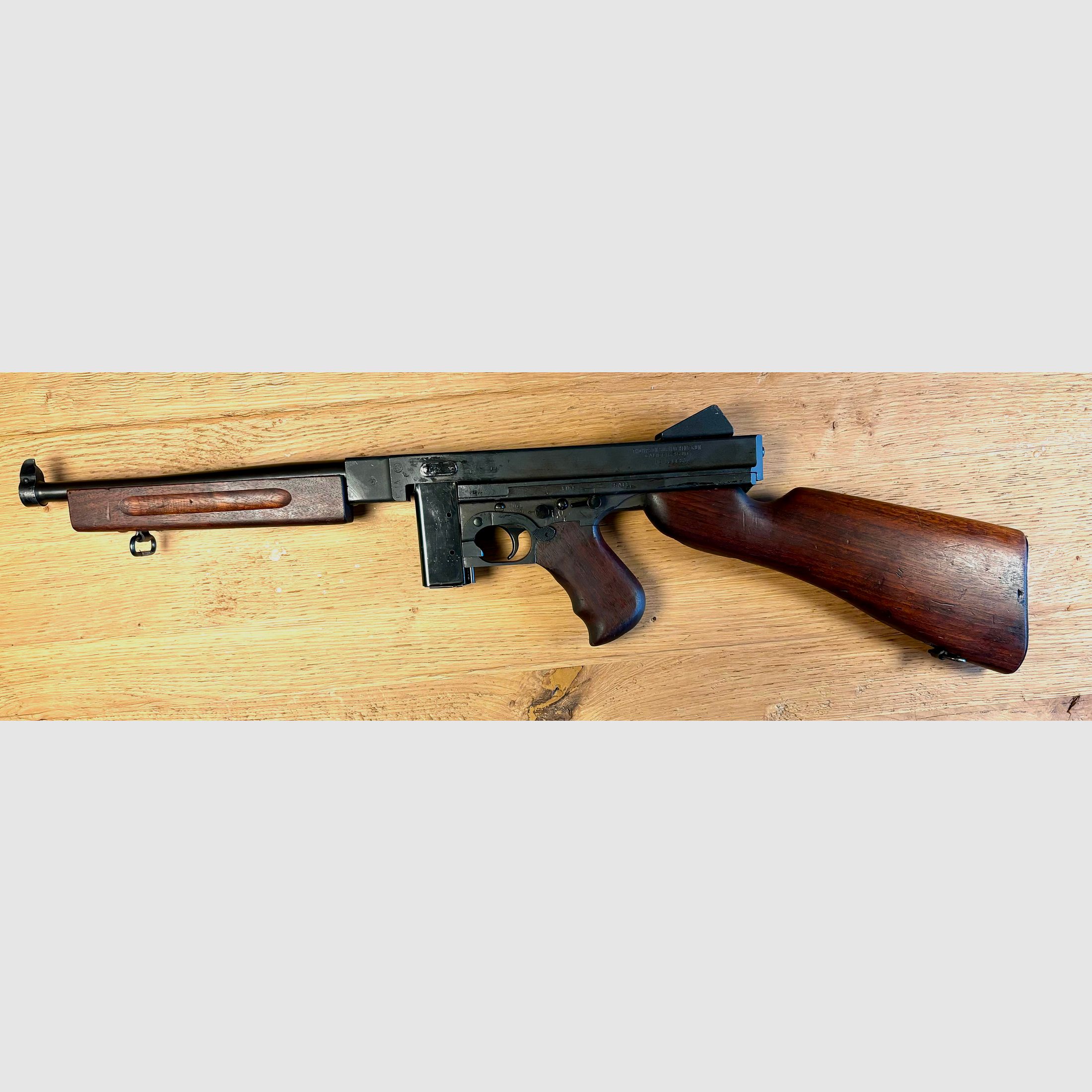 Tommy Gun - Thompson Center  SA (M1) original Waffe WKII mit Umbau auf Halbautomat - Kaliber: .45Auto