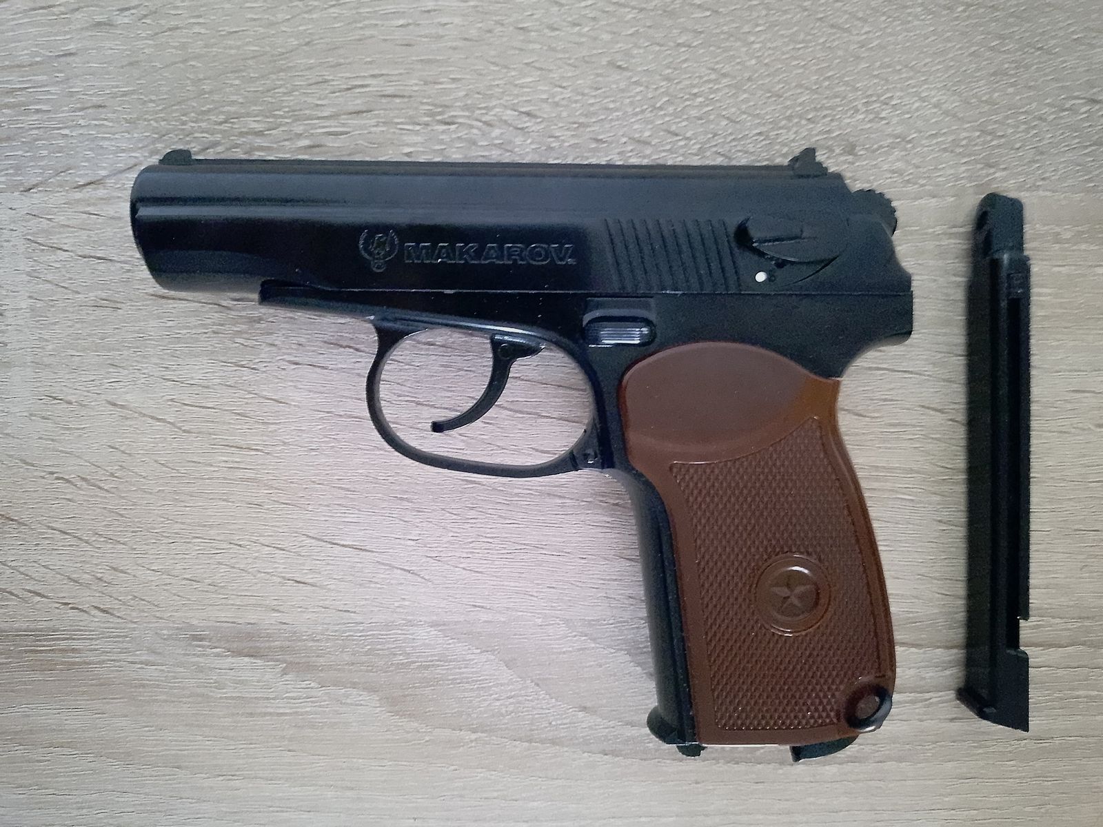 Makarov  CO 2  Pistole