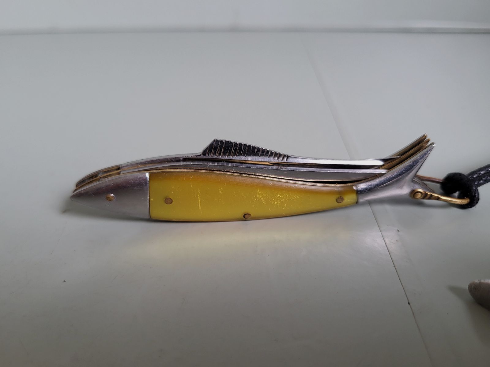 Old collector angler - hunting knife knife - spear fishing - saw