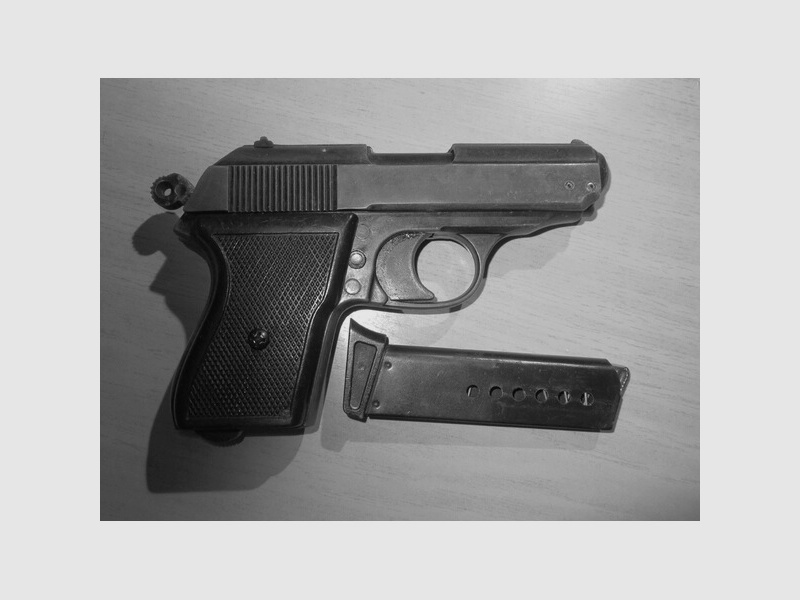 ME 8 Police , cal. 8mm, gut erhalten