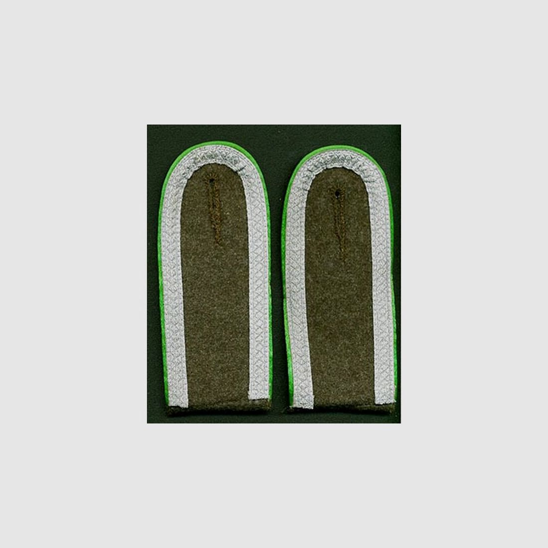 Paar Schulterklappen Feldwebel Gebirgsjäger Wehrmacht Repro !!!