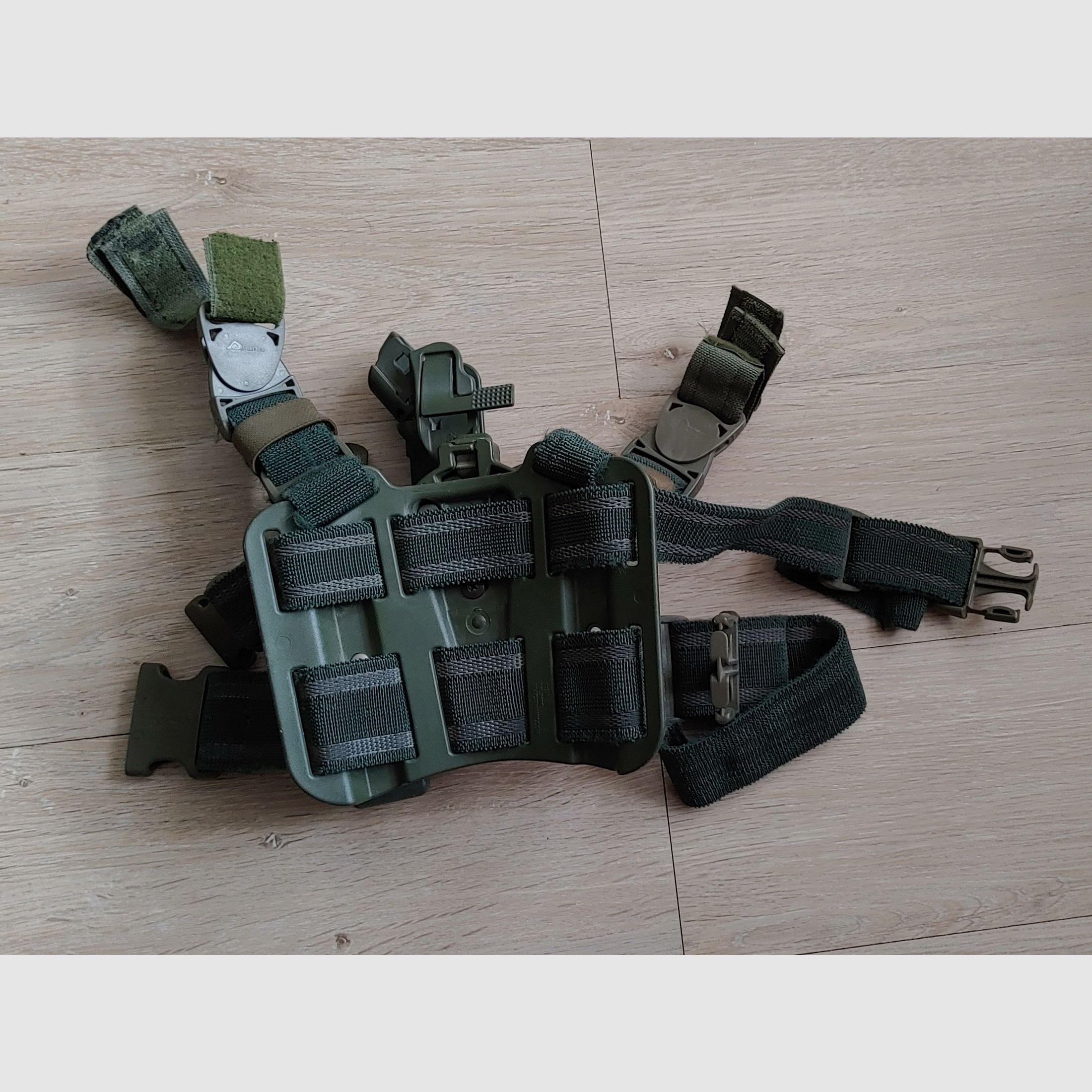 Black Hawk P8 USB Holster oliv