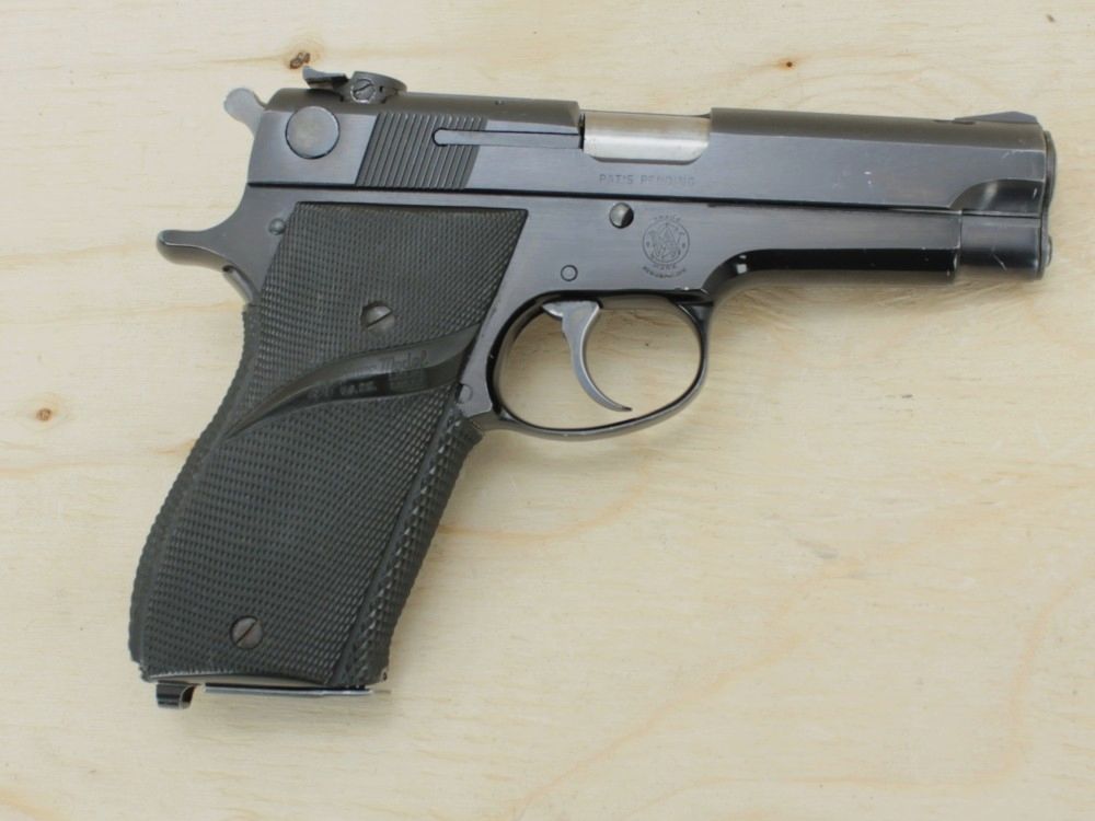 Pistola semiautomatica SMITH&WESSON Mod. 39-2 cal. 9mm Luger, con caricatore da 8 colpi, immagine 1 di 3