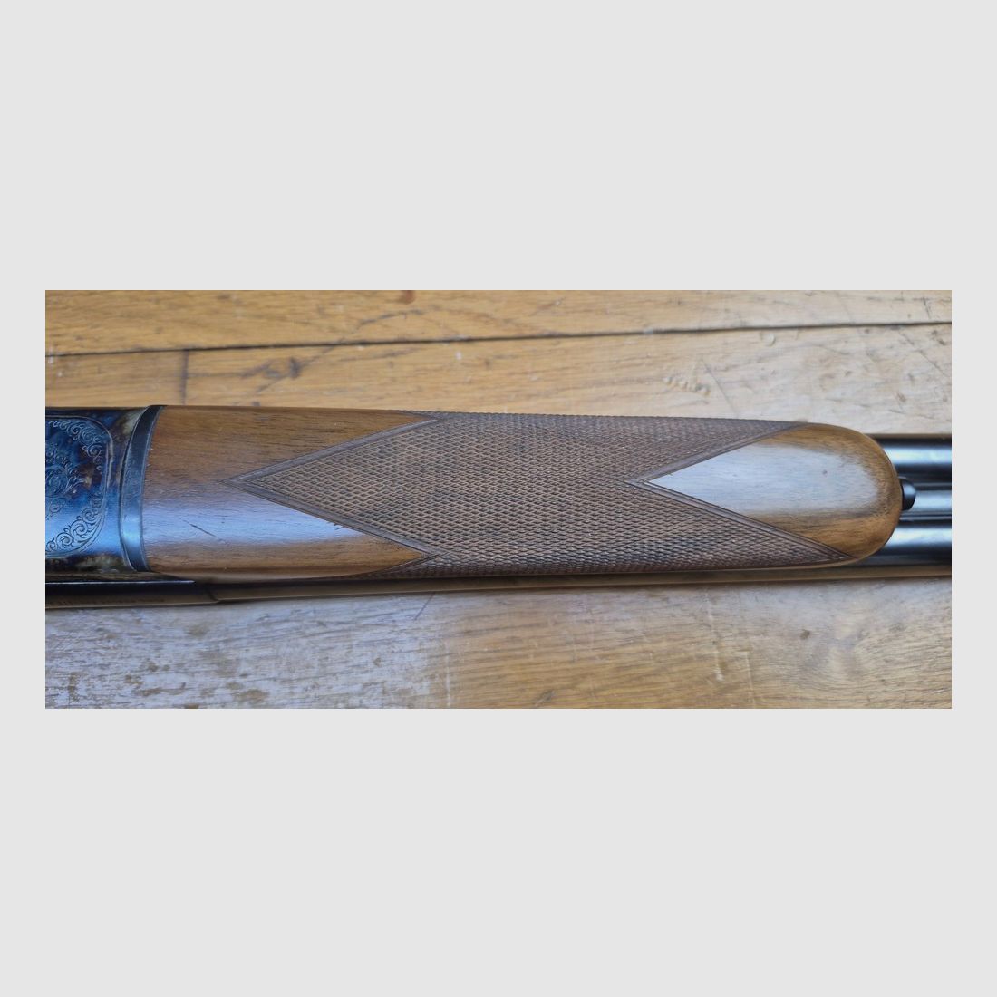 Wspaniała strzelba Robust model nr 246 – Manufrance Saint-Étienne – Kal. 16/70 – Broń z lat 1952/1954 (!) – 100% jaspage i grawerunki – Lufa lustro, prawie nigdy nie strzelana – Pełne oryginalne opakowanie (gwarancja, instrukcja, certyfikat próbny) – Stan bliski absolutnie nowemu przez te 72 lata! – Prawie muzealny eksponat – TBE+++, zdjęcie 19 z 56