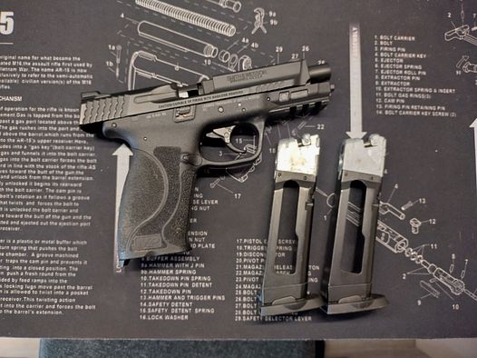 Smith & Wesson M&P9 M2.0 6 mm, CO₂, < 1,0 J