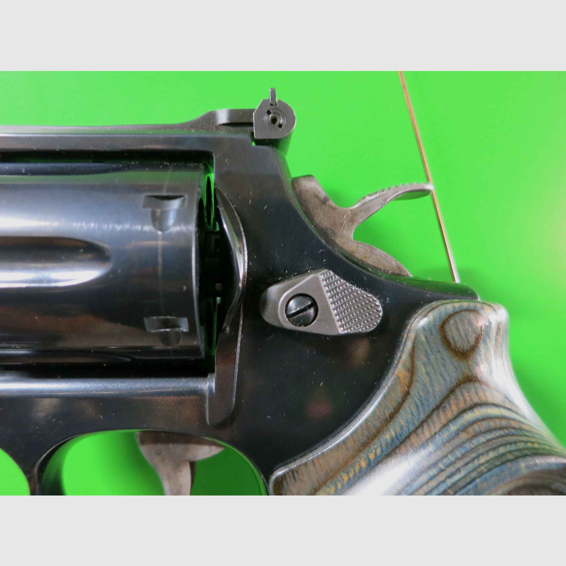 Revolver SMITH & WESSON Modello 586-5, Target Champion 6", Cal. 38/357 Mag, Blu Reale   #33-