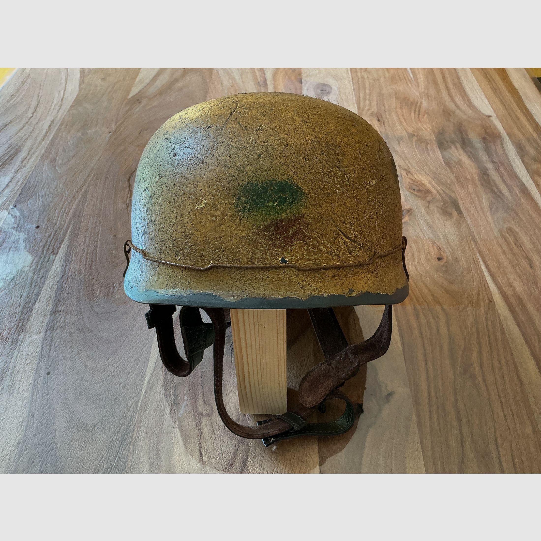 Deutscher Fallschirmjäger - Helm M38 im Camo - Finish 1944 Rauhtarn 
