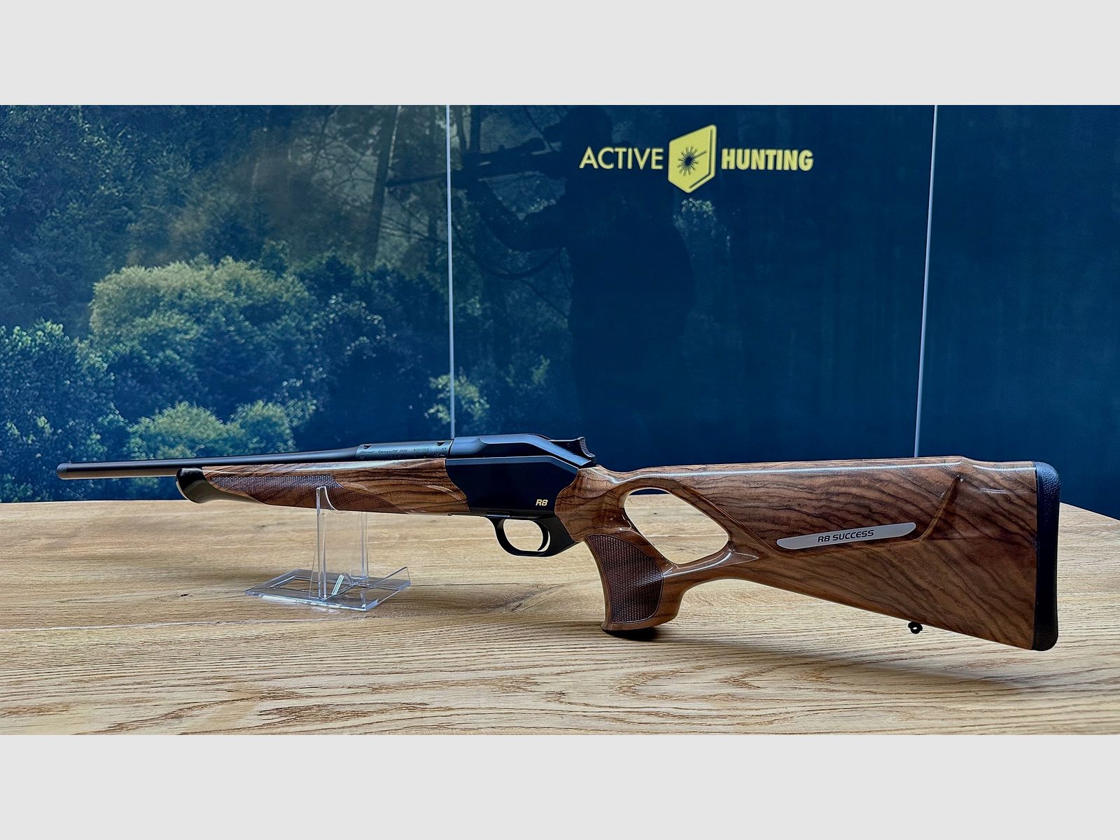 Blaser R8 Success / HK 4 / Lochschaft / gekürzter Lauf / M15x1 / Kaliber nach Wahl / AH Kammergriffkugel