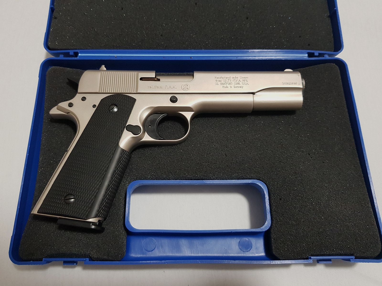 Original Colt Government 1911 A1 Schreckschuss Pistole 9mm PAK vernickelt Org. Koffer 317.02.33 Kontakt: yardsalez@proton.me
