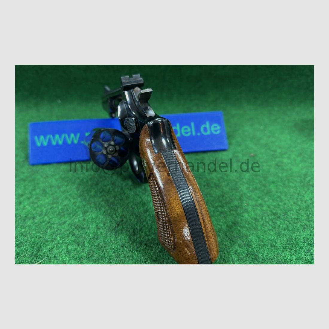 Smith & Wesson 15-3 jak nowy, 6 strzałów, uchwyty z prawdziwego drewna