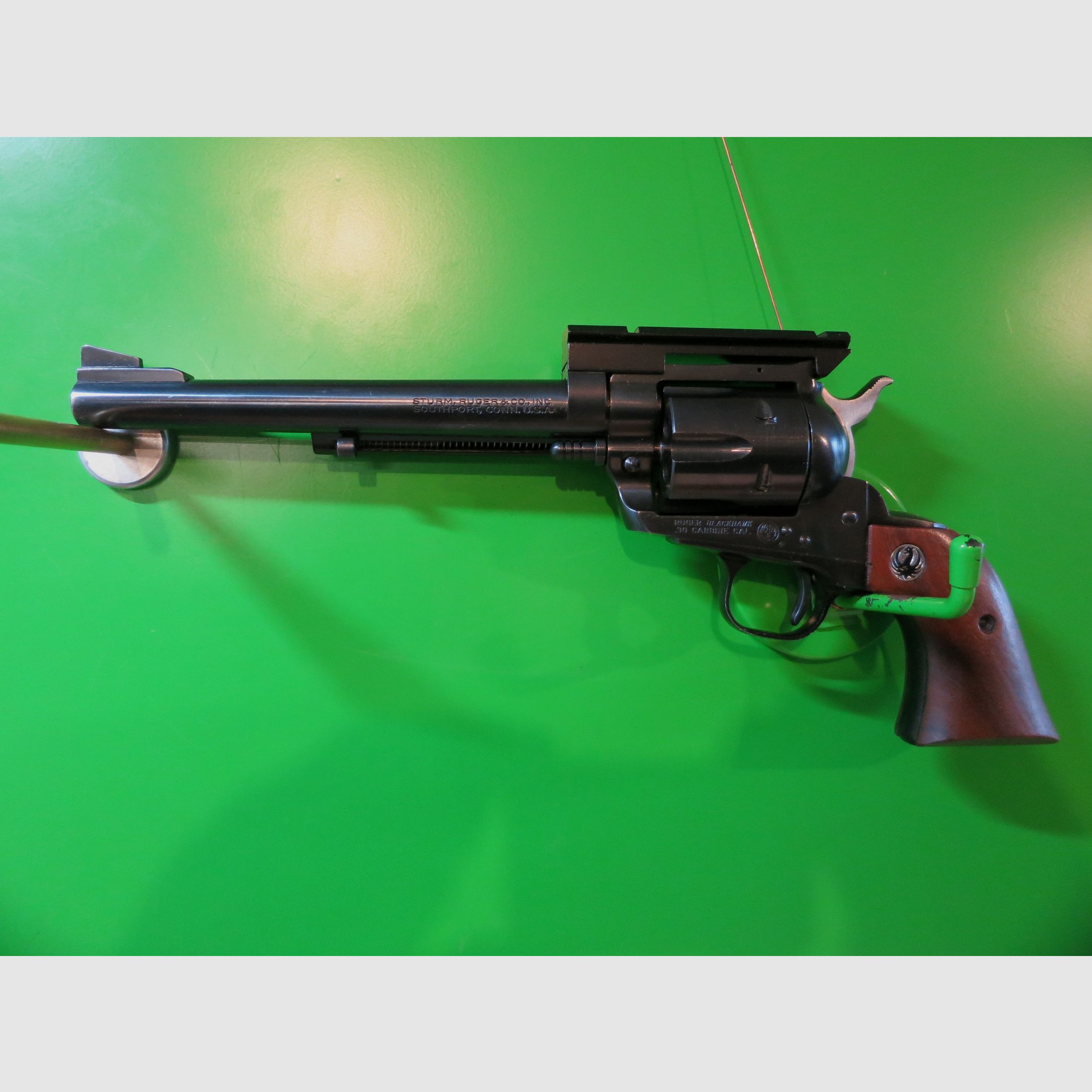 Western-Revolver, Sturm Ruger & Co., Modell Blackhawk, 7,5" Lauf, . 30 Carbine, Weaver-Schiene     #52-