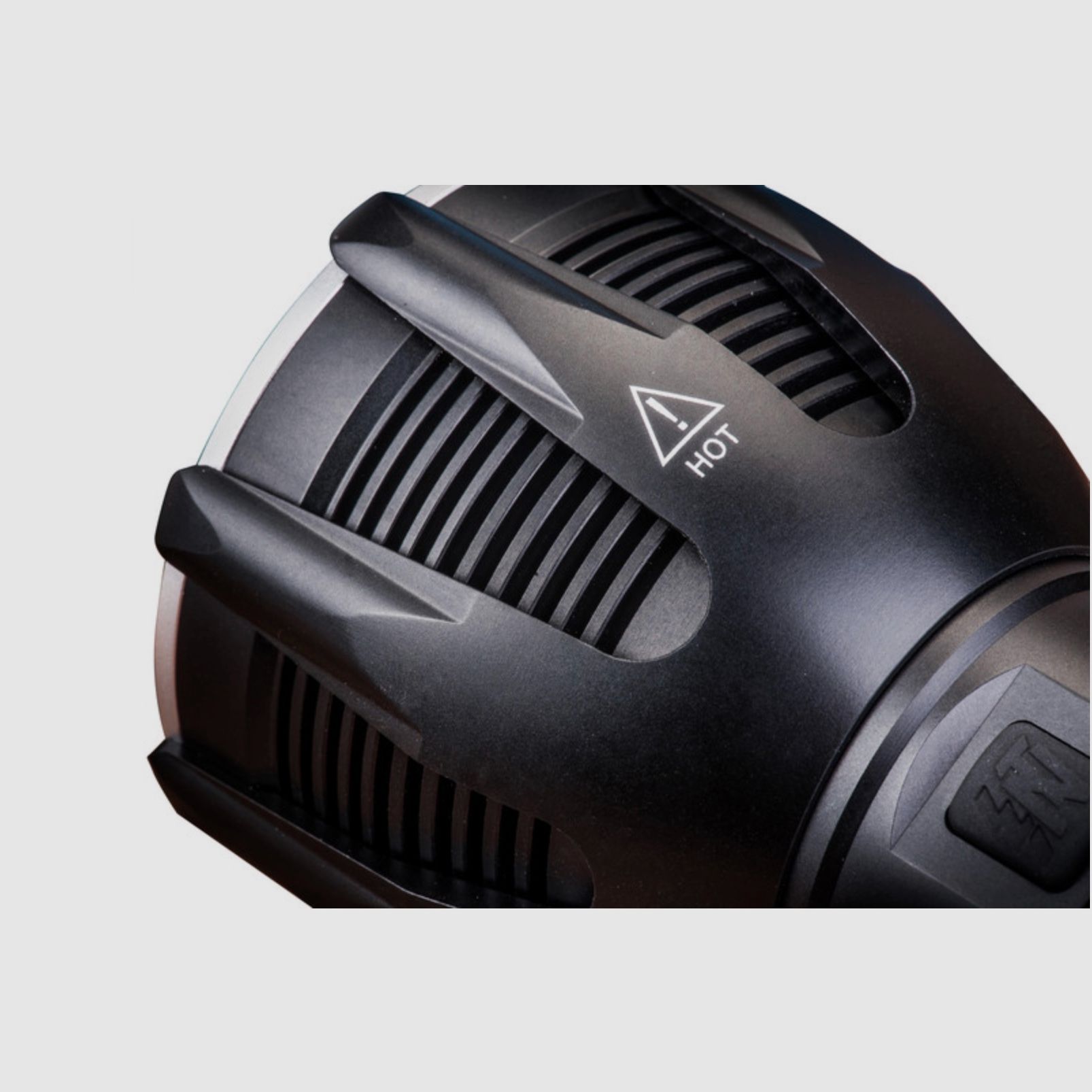 NEXTORCH Saint Torch 30 5600 Lumen Latarka LED