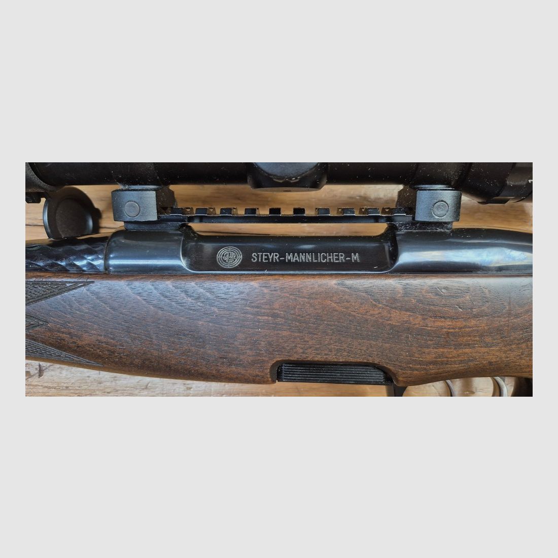 Sehr schöne Steyr Mannlicher Modell M Repetierbüchse – Ein klassisches Hochwildjagd-Gewehr – Steyr Waffen Österreich von 1990 – Kal. 7×64 – Holz von hoher Qualität in TBE+ – Brünierung zu 99,8% – Perfekte Mechanik – Ultra feiner Abzug – Traumhaftes, gewickeltes Rohr – Gute Konus M-30 1-4×24 Zielfernrohr – Eine gewinnende Kombination in ausgezeichnetem Zustand – TBE+/TBE++, Bild 1 von 46