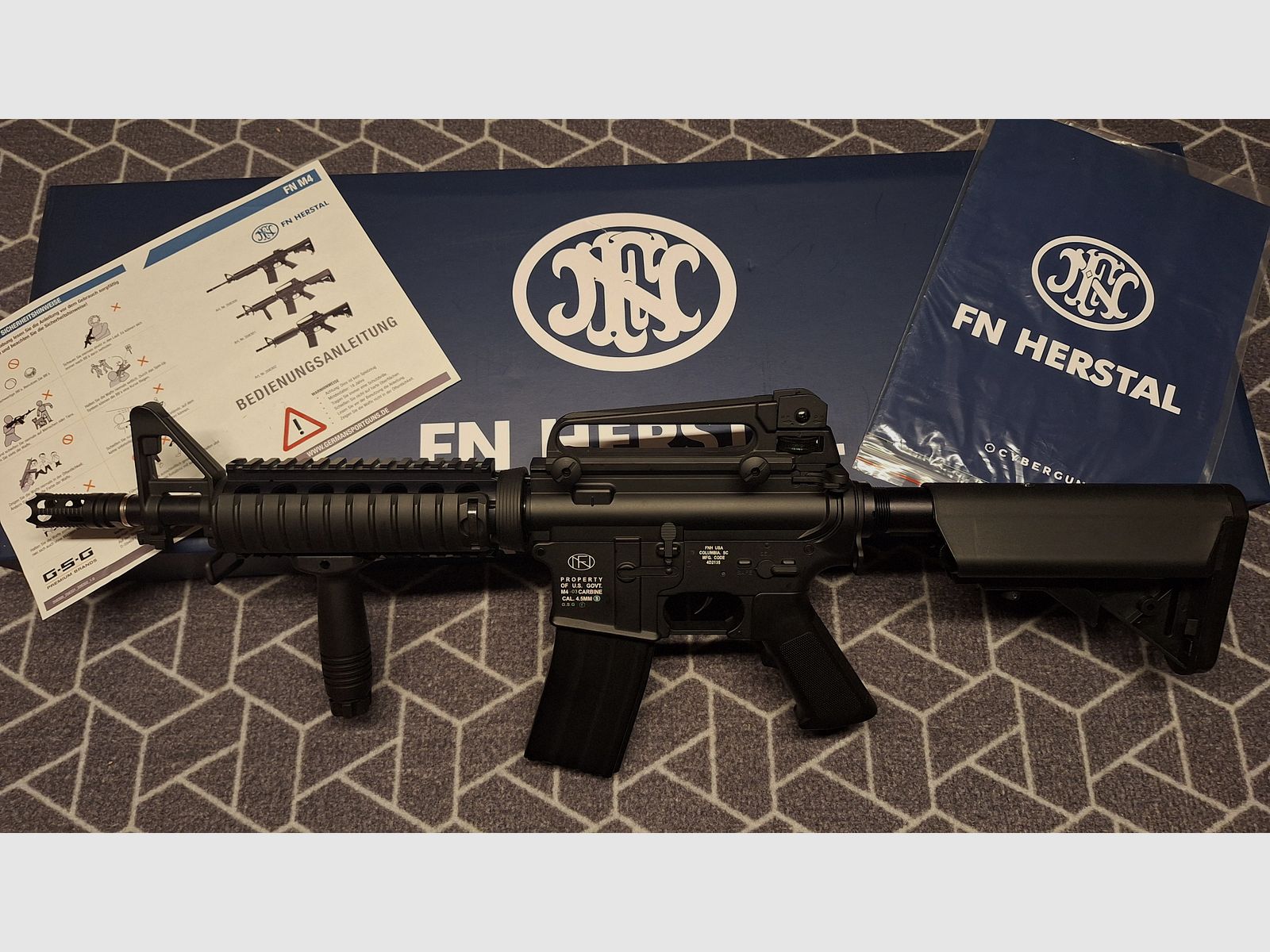 FN Herstal M4-03 Cybergun Carabina R.I.S. Calibro 4,5 BB-NUOVO!