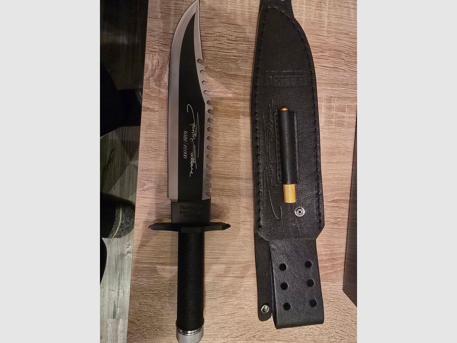 4 Rambo-messen uit deel 1 en 2 en 3 en 5