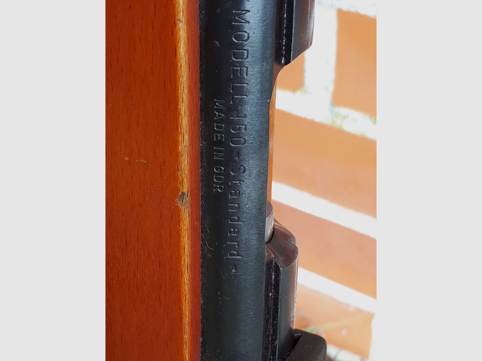 KK Waffen und Waffenschränke (Langwaffe KK-Gewehr Suhl Modell 150 Standard) (Kurzwaffe Revolver Arminius)