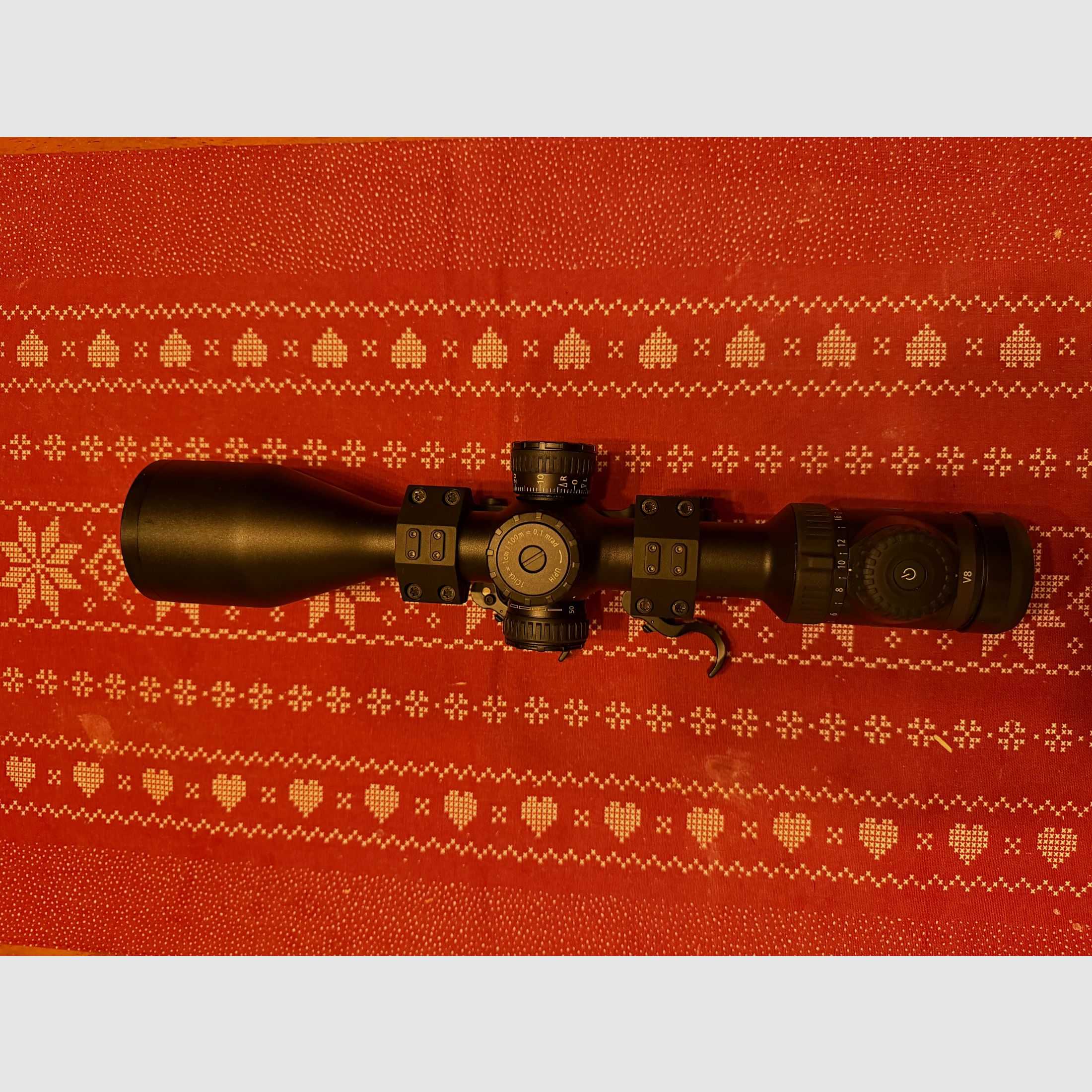 Zeiss V8 2,8–20x56 Zielfernrohr inkl. ERATAC Blockmontage – 1 Jahr alt