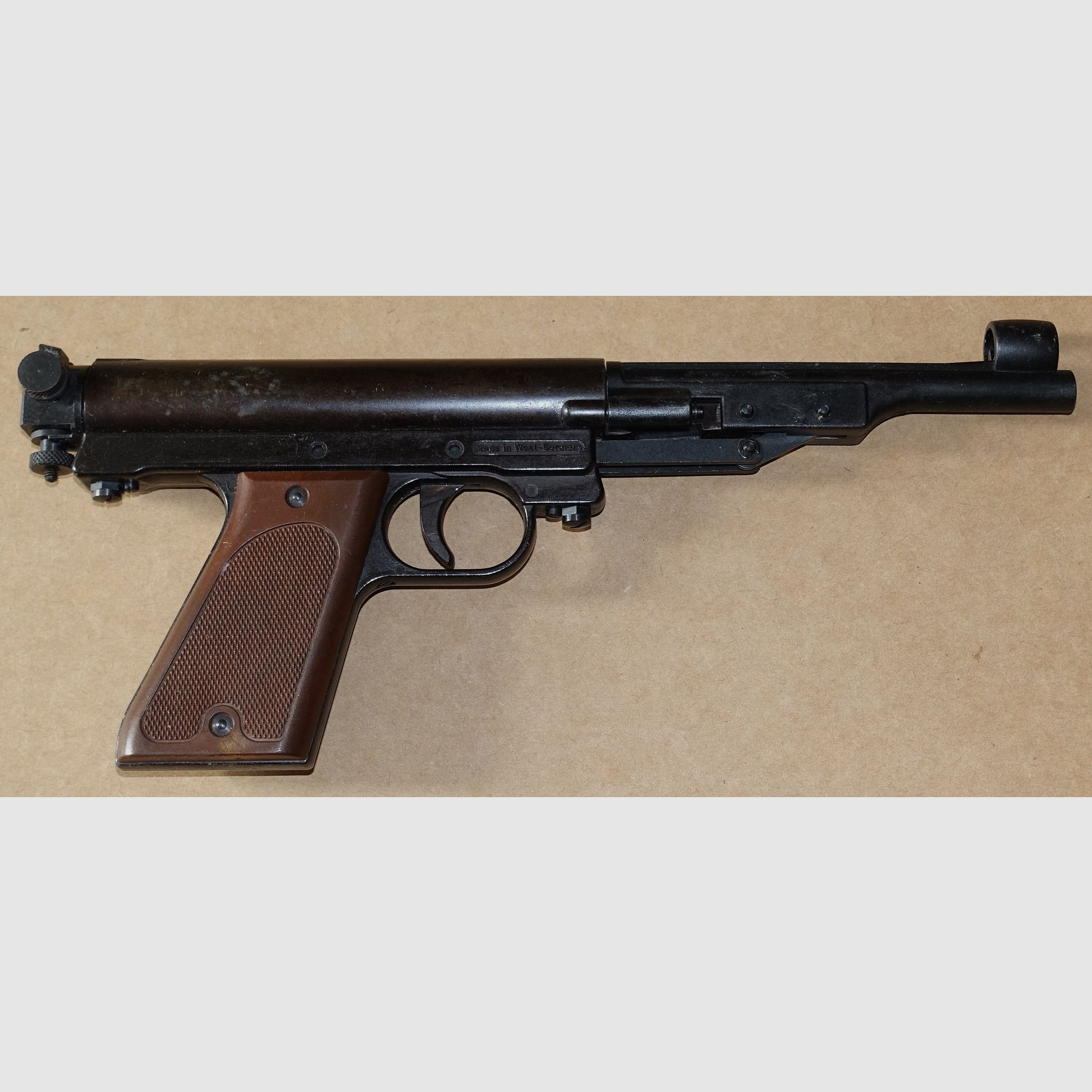 Luftpistolen Sammlung / 14 Stück / Walther Diana Umarex Lov Baikal Record usw.