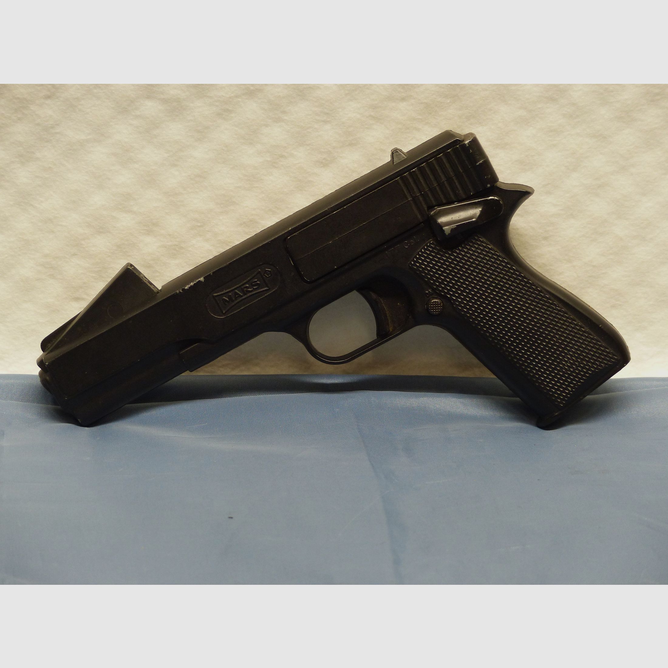 Pistola de aire Marksman 1010 Repeater Cal. 4,5/.177 fabricada en Torrance California USA, imagen 7 de 10