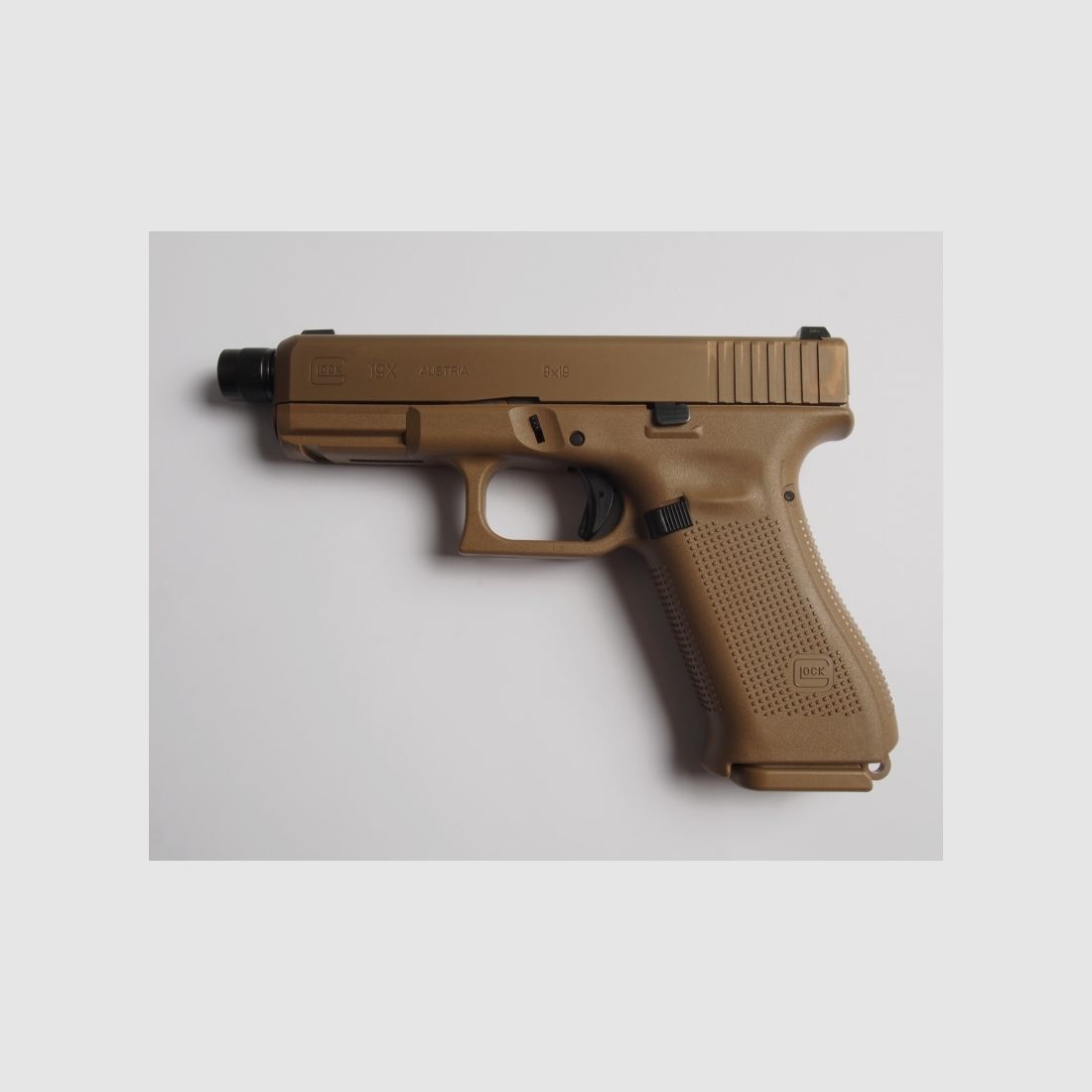 GLOCK 19X THR "COYOTE" 9X19, image 2 of 7