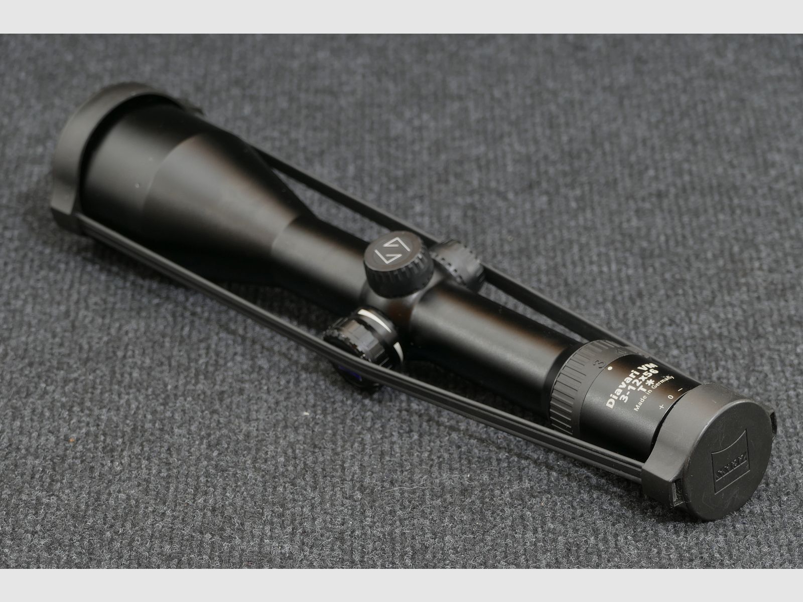 ZEISS Diavari VM 3–12x56 T* Abs. 60 – 1. BE, duży cyfrowy moduł podświetlenia, upgrade wykonany w październiku 2019 w Zeiss, myślistwo i sport, zdjęcie 1 z 8