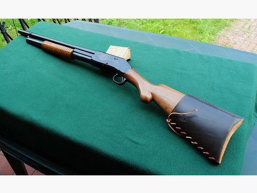 Winchester 97 von Norinco mit Butt Stock Cover von Kirkpatrick