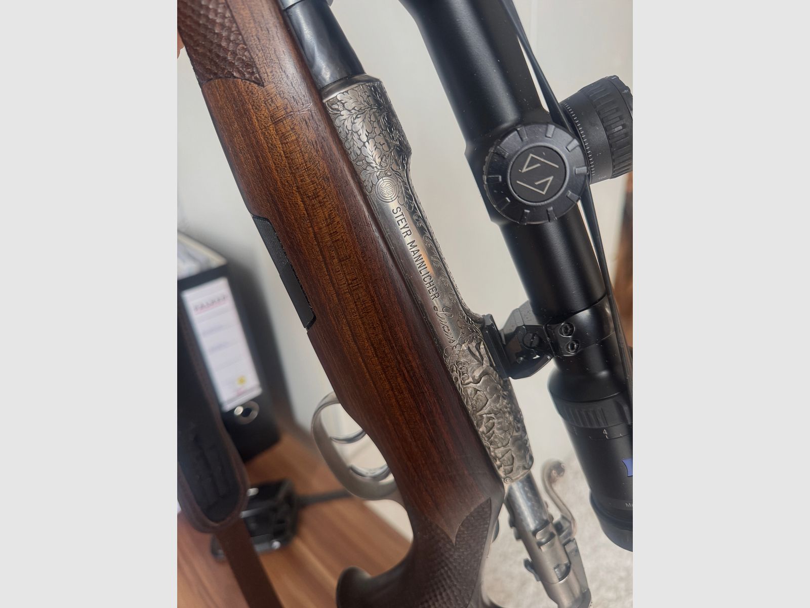 Steyr Mannlicher Luxus Repetierer .243 Win con pregiata incisione & Zeiss Victory HT
