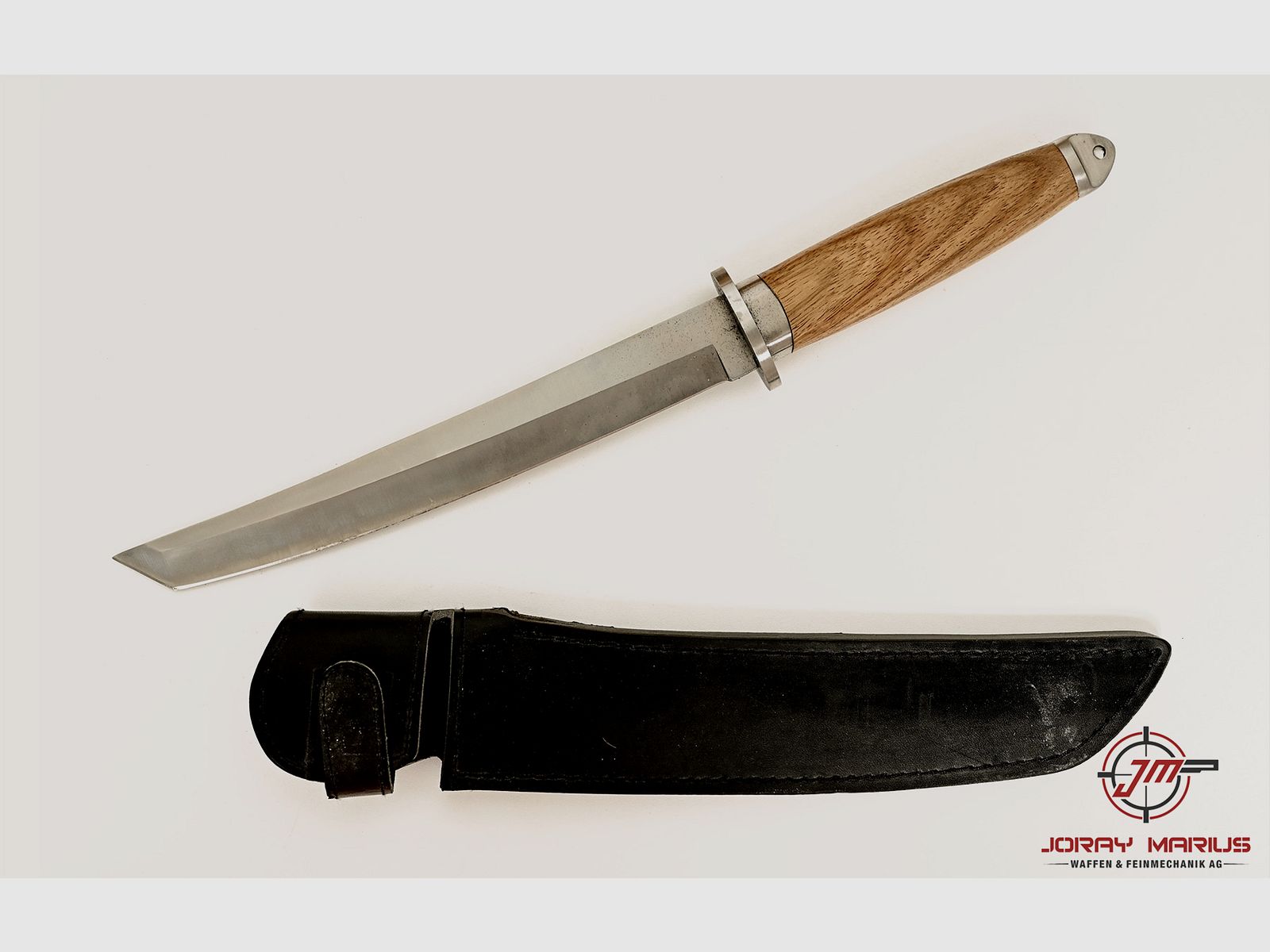 Messer mit Holzgriff und Lederscheide