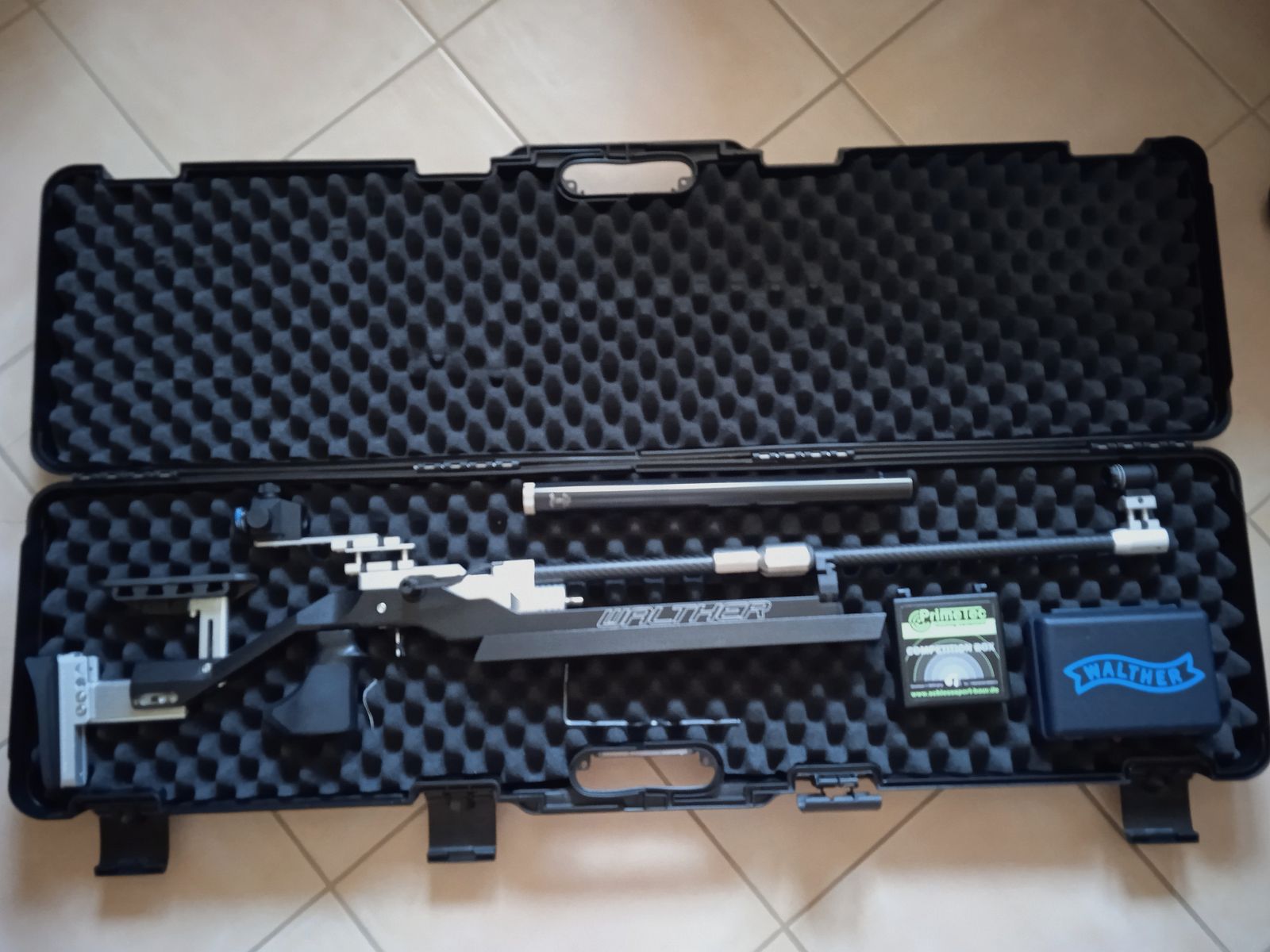 Neuwertiges Luftgewehr Typ Walther LG 400  Blacktec Aufgelegt mit Visiererhöhung incl. Koffer.