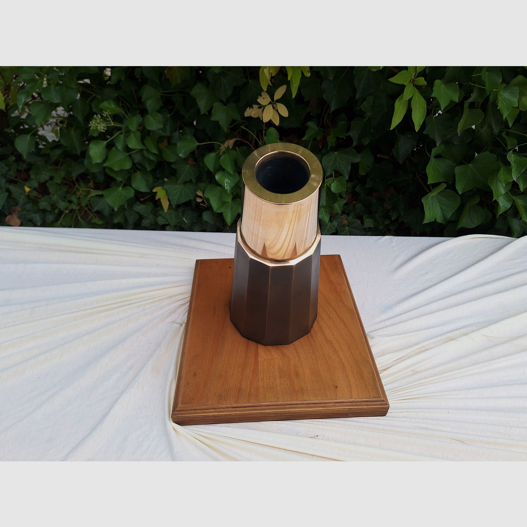 Fixed bronze mortar