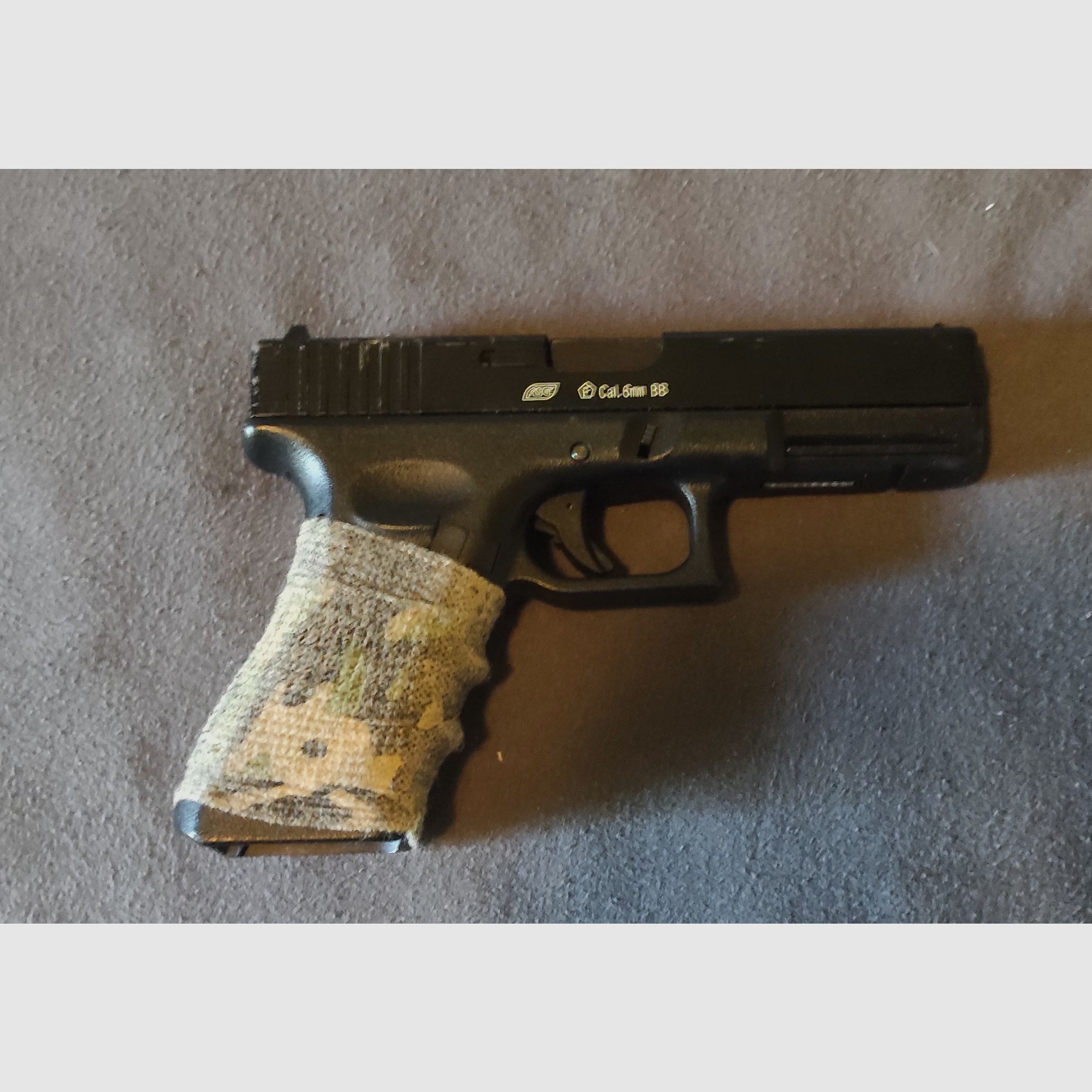 Glock 18C GBB - G18C inkl. Magazinen, Roni Kit und Visier 