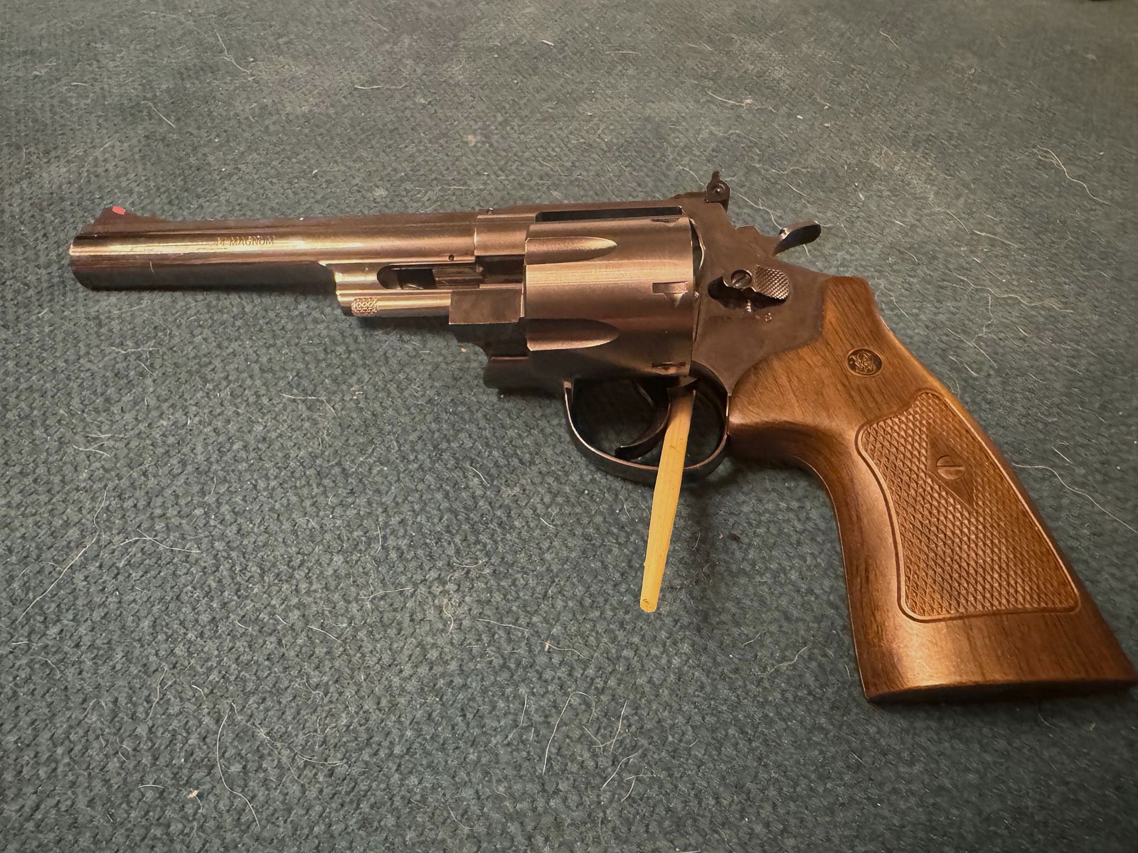 Verkaufe Luftpistole 44 am Magnum