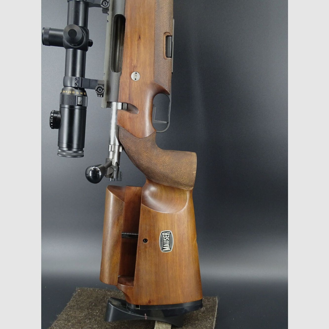 Mauser M 83 Sport calibre .308 Win Night Force 8-32x56 Versa Pod 83 Sport avec étui en cuir, image 10 sur 10