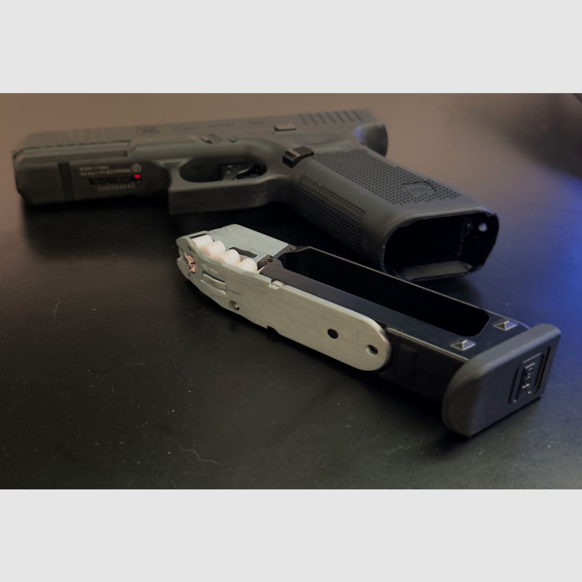 Glock 17 Gen5 Airsoft 4,5mm Diabolo + Original Glock Koffer + 1 Packung Spitzkopfdiabolos