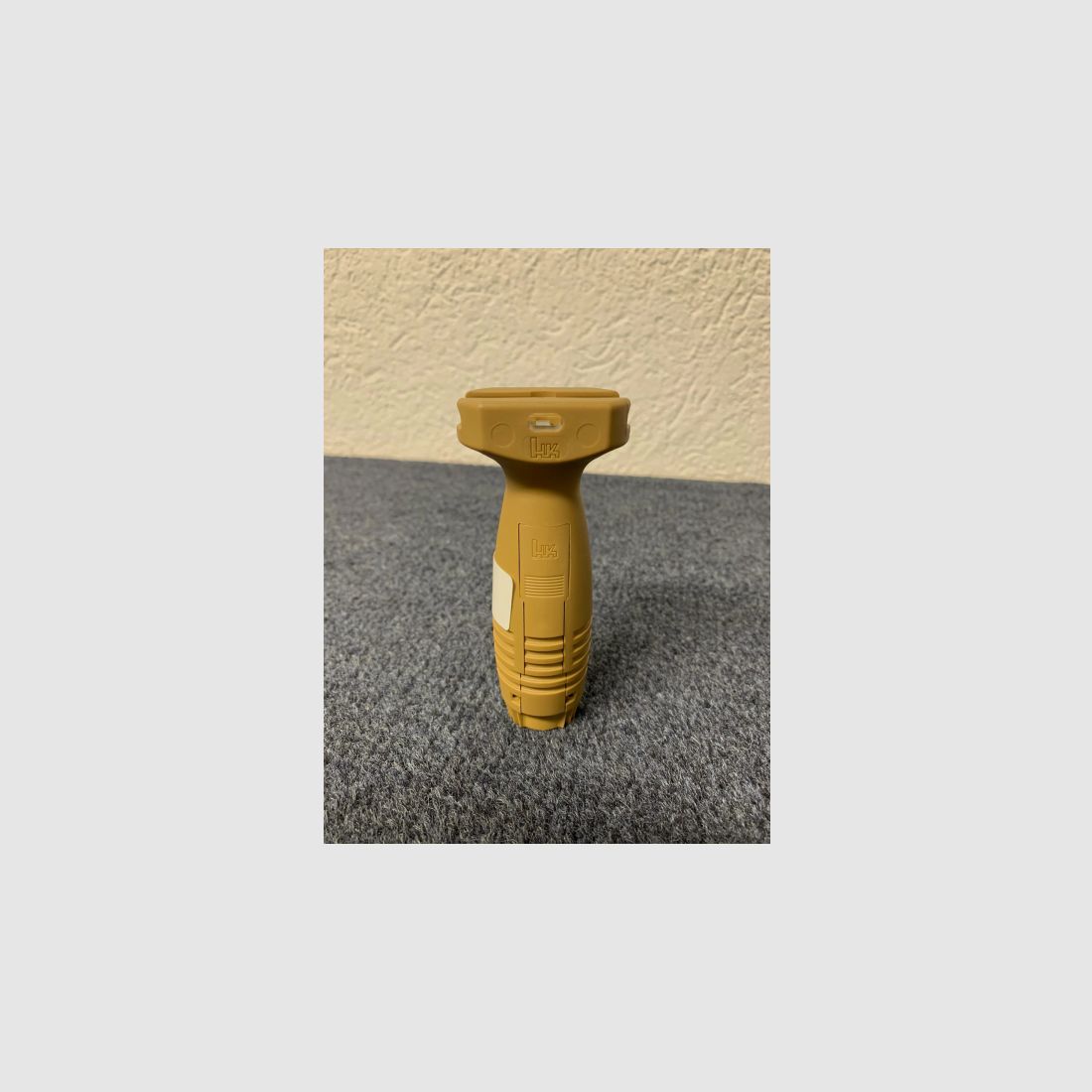 HK Sturmgriff mit Einschub für LM/LLM-Taster sandfarben / RAL8000 - NEU - Mr223 Mr308 G28 G95k KSK